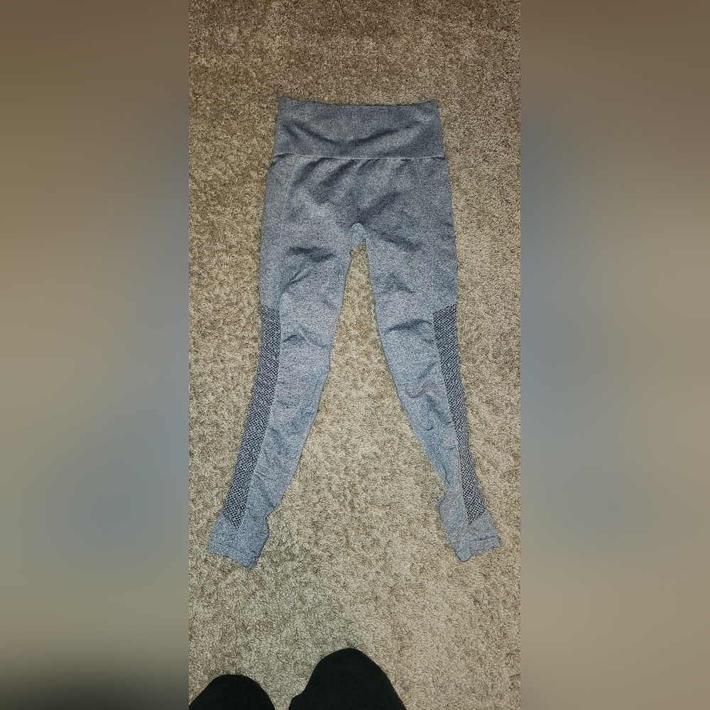 Fabletics 7/8 leggings w breathable holes